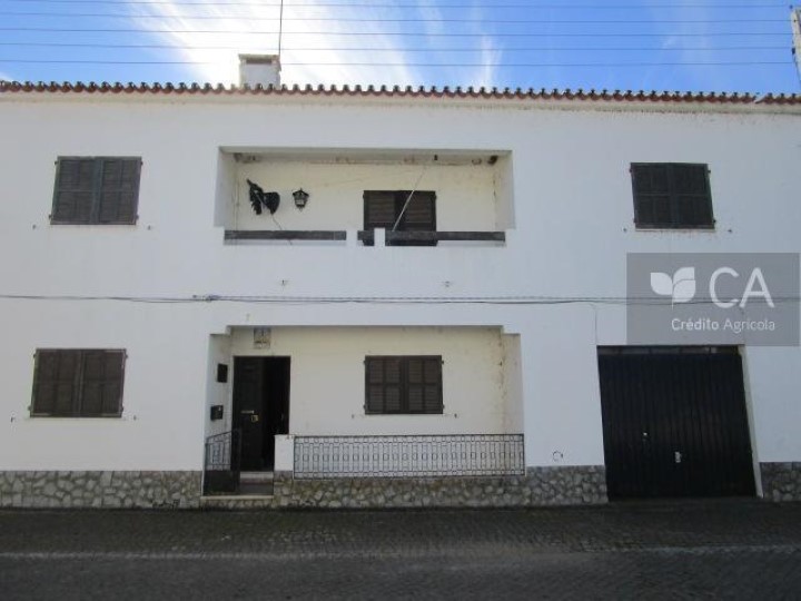 Andra de moradia com 155,40m² situada em Benavila, concelho de Avis