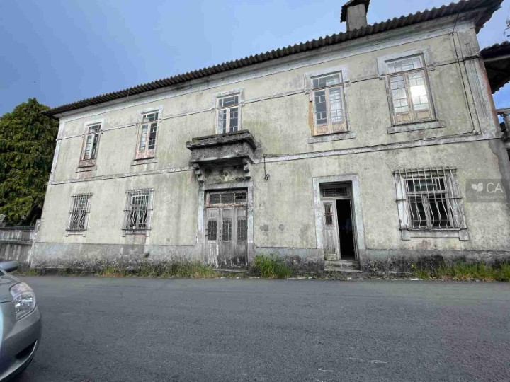 Quinta e terreno para construção com total de 14.751 m² de terreno, situada em Fiães, no concelho de Santa Maria da Feira